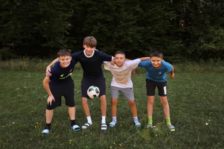 deti v letnom tábore Fantázia – 5. fantastický turnus 2026, 3. deň, Fantastické kluby dopoludnia – fotka 46 z 138
