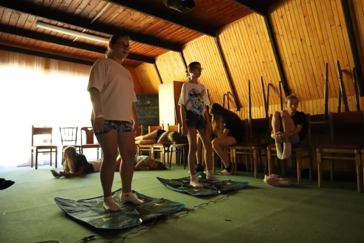 deti v letnom tábore Fantázia – 5. fantastický turnus 2026, 3. deň, Fantastické kluby dopoludnia – fotka 136 z 138