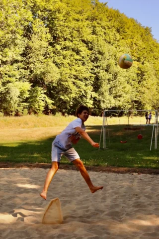deti v letnom tábore Fantázia – 5. fantastický turnus 2026, 3. deň, Fantastické kluby dopoludnia – fotka 52 z 138