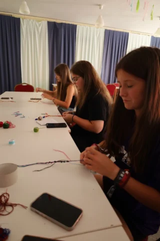deti v letnom tábore Fantázia – 5. fantastický turnus 2026, 3. deň, Fantastické kluby dopoludnia – fotka 122 z 138