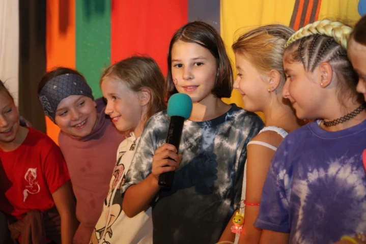 deti v letnom tábore Fantázia – 5. fantastický turnus 2026, 9. deň, Rozlúčka – fotka 4 z 142