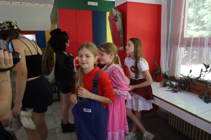 deti v letnom tábore Fantázia – 1. fantastický turnus 2026, 2. deň, Fantastické kluby dopoludnia – fotka 99 z 105