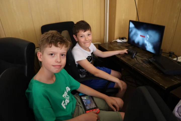 deti v letnom tábore Fantázia – 1. fantastický turnus 2026, 2. deň, Fantastické kluby dopoludnia – fotka 65 z 105