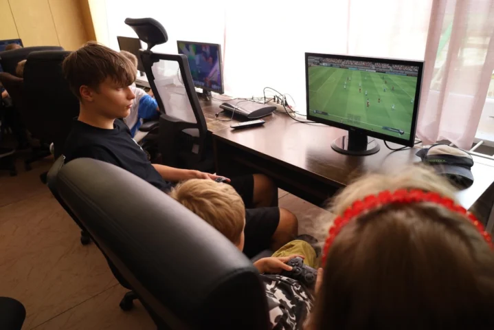 deti v letnom tábore Fantázia – 1. fantastický turnus 2026, 2. deň, Fantastické kluby dopoludnia – fotka 66 z 105