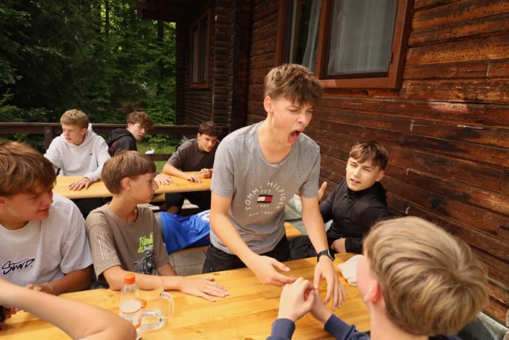 deti v letnom tábore Fantázia – 5. fantastický turnus 2026, 8. deň, Začarovaná krajina – fotka 77 z 101