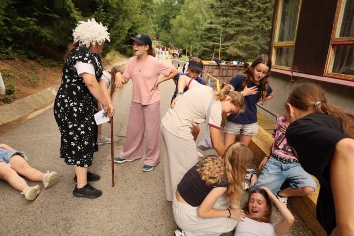 deti v letnom tábore Fantázia – 5. fantastický turnus 2026, 8. deň, Začarovaná krajina – fotka 57 z 101
