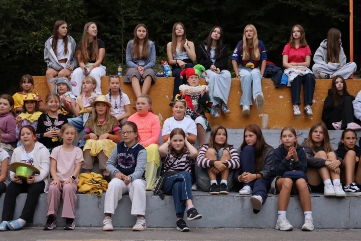 deti v letnom tábore Fantázia – 5. fantastický turnus 2026, 2. deň, Slávnostná klobúkovácia – fotka 22 z 87