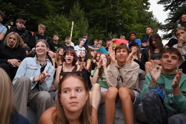 deti v letnom tábore Fantázia – 5. fantastický turnus 2026, 2. deň, Slávnostná klobúkovácia – fotka 32 z 87