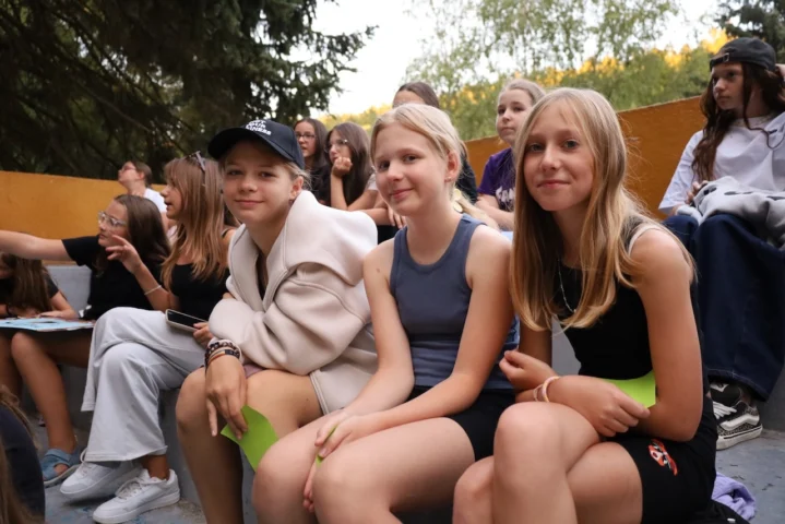 deti v letnom tábore Fantázia – 5. fantastický turnus 2026, 2. deň, Slávnostná klobúkovácia – fotka 10 z 87