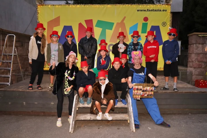 deti v letnom tábore Fantázia – 5. fantastický turnus 2026, 2. deň, Slávnostná klobúkovácia