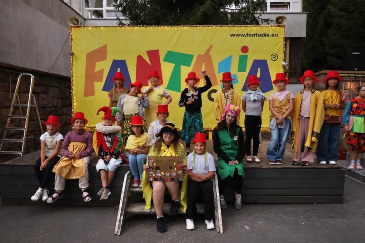 deti v letnom tábore Fantázia – 5. fantastický turnus 2026, 2. deň, Slávnostná klobúkovácia – fotka 45 z 87