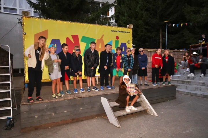deti v letnom tábore Fantázia – 5. fantastický turnus 2026, 2. deň, Slávnostná klobúkovácia – fotka 55 z 87