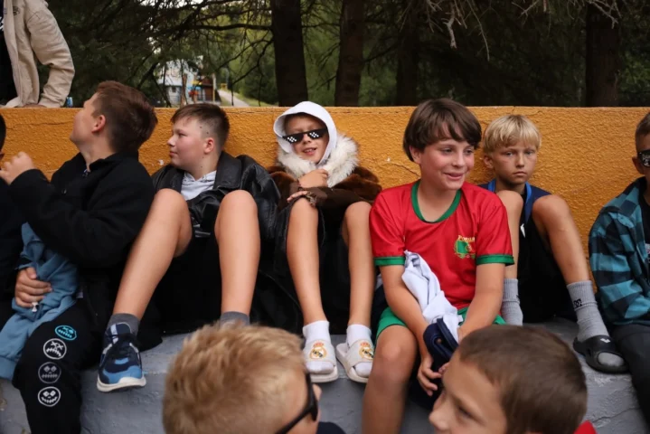 deti v letnom tábore Fantázia – 5. fantastický turnus 2026, 2. deň, Slávnostná klobúkovácia – fotka 16 z 87