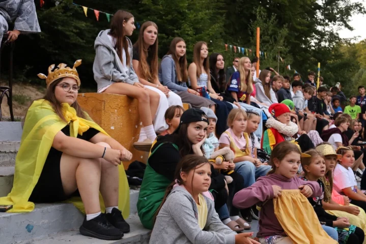 deti v letnom tábore Fantázia – 5. fantastický turnus 2026, 2. deň, Slávnostná klobúkovácia – fotka 29 z 87