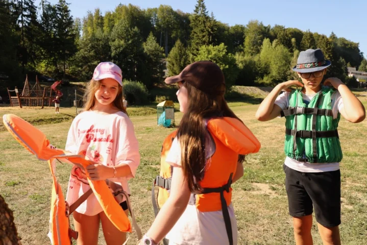 deti v letnom tábore Fantázia – 5. fantastický turnus 2026, 2. deň, Fantastické kluby popoludni – fotka 6 z 94
