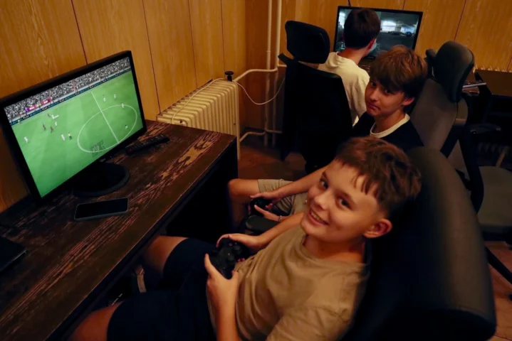 deti v letnom tábore Fantázia – 5. fantastický turnus 2026, 2. deň, Fantastické kluby popoludni – fotka 65 z 94