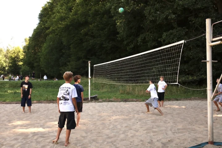 deti v letnom tábore Fantázia – 5. fantastický turnus 2026, 2. deň, Fantastické kluby dopoludnia – fotka 40 z 137