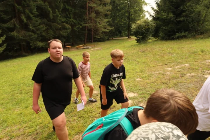 deti v letnom tábore Fantázia – 6. fantastický turnus 2026, 4. deň, Tajomstvo lesa – fotka 18 z 54