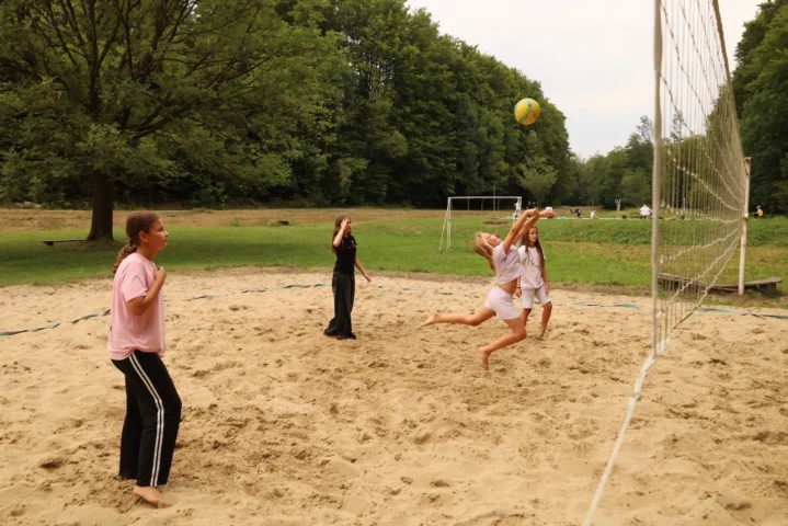deti v letnom tábore Fantázia – 6. fantastický turnus 2026, 4. deň, Fantastické kluby popoludní – fotka 31 z 102