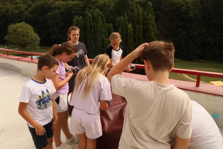 deti v letnom tábore Fantázia – 6. fantastický turnus 2026, 4. deň, Fantastické kluby dopoludnia – fotka 106 z 114