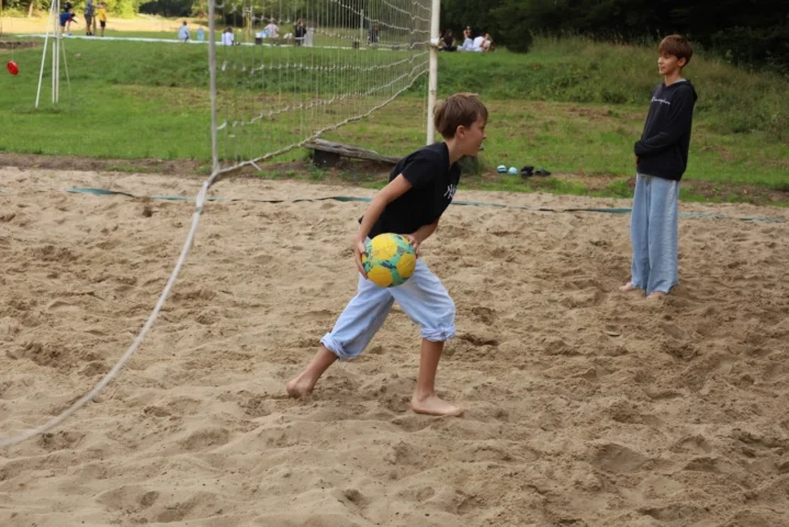deti v letnom tábore Fantázia – 6. fantastický turnus 2026, 4. deň, Fantastické kluby dopoludnia – fotka 39 z 114