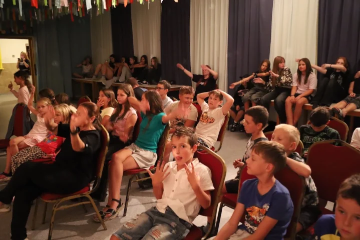 deti v letnom tábore Fantázia – 6. fantastický turnus 2026, 6. deň, Fantázia má talent a Gala – fotka 87 z 88