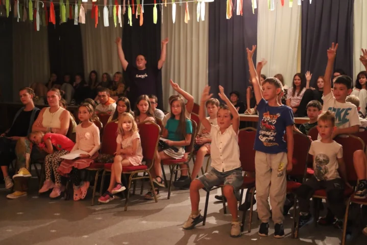 deti v letnom tábore Fantázia – 6. fantastický turnus 2026, 6. deň, Fantázia má talent a Gala – fotka 34 z 88