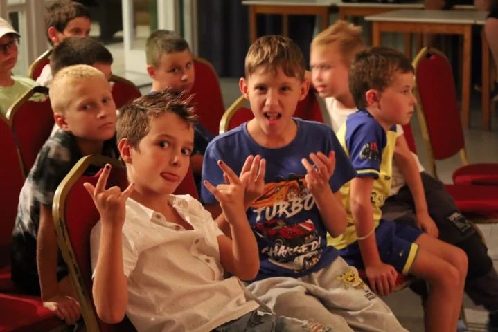 deti v letnom tábore Fantázia – 6. fantastický turnus 2026, 6. deň, Fantázia má talent a Gala – fotka 88 z 88