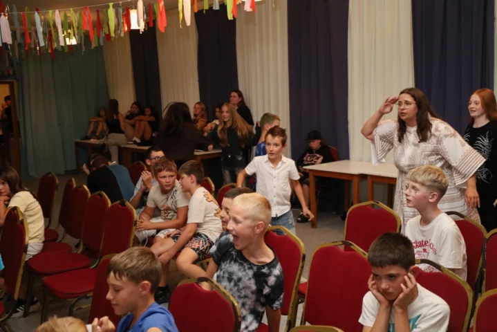 deti v letnom tábore Fantázia – 6. fantastický turnus 2026, 6. deň, Fantázia má talent a Gala – fotka 77 z 88