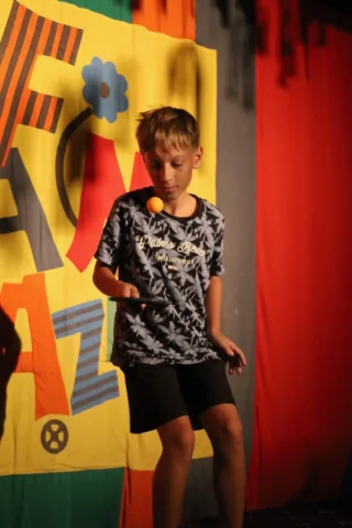 deti v letnom tábore Fantázia – 6. fantastický turnus 2026, 6. deň, Fantázia má talent a Gala – fotka 36 z 88