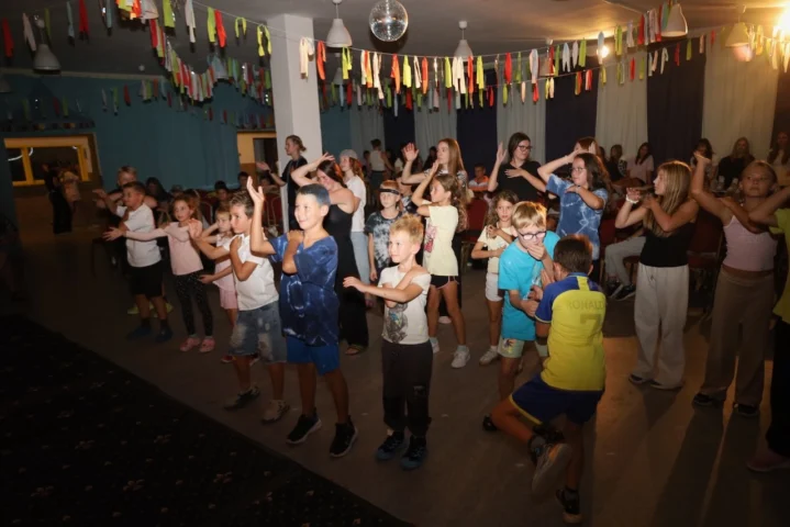 deti v letnom tábore Fantázia – 6. fantastický turnus 2026, 6. deň, Fantázia má talent a Gala – fotka 43 z 88