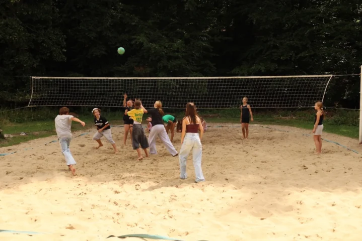 deti v letnom tábore Fantázia – 6. fantastický turnus 2026, 6. deň, Fantastické kluby dopoludnia – fotka 86 z 88