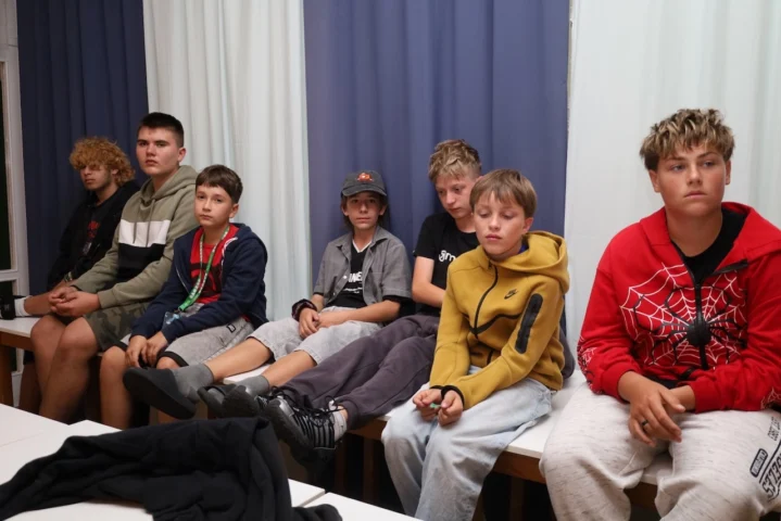 deti v letnom tábore Fantázia – 6. fantastický turnus 2026, 2. deň, Klobúkovácia – fotka 40 z 119