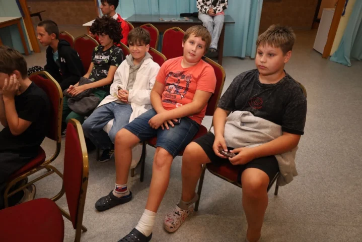 deti v letnom tábore Fantázia – 6. fantastický turnus 2026, 2. deň, Klobúkovácia – fotka 15 z 119