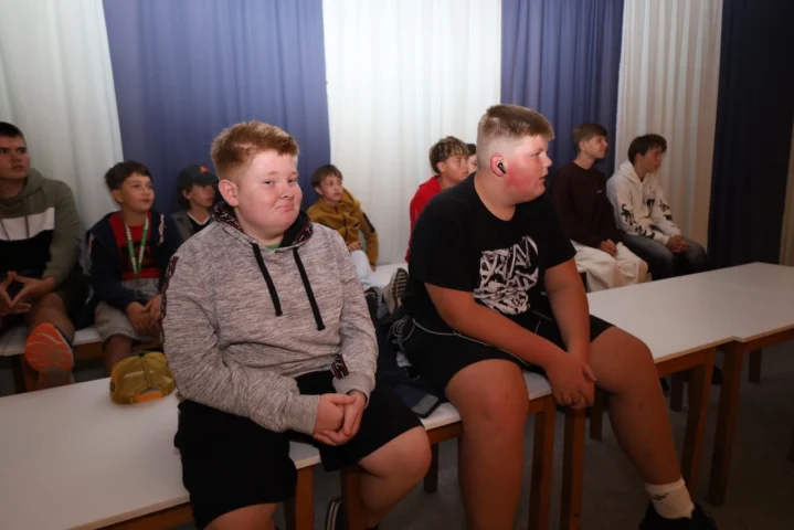 deti v letnom tábore Fantázia – 6. fantastický turnus 2026, 2. deň, Klobúkovácia – fotka 7 z 119