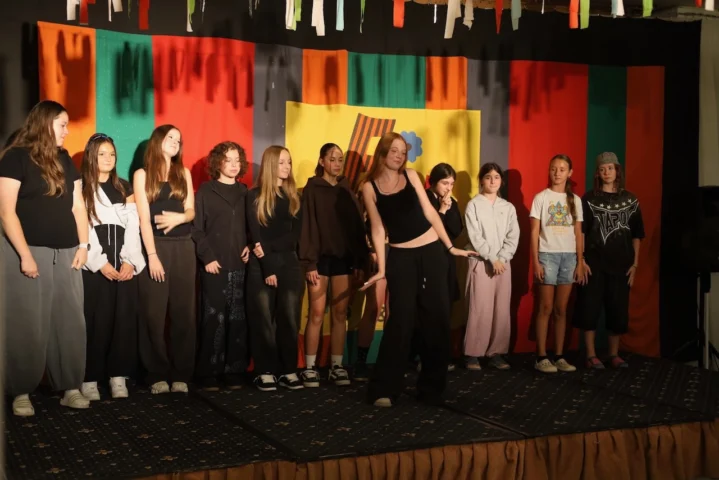 deti v letnom tábore Fantázia – 6. fantastický turnus 2026, 2. deň, Klobúkovácia – fotka 76 z 119