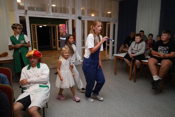 deti v letnom tábore Fantázia – 6. fantastický turnus 2026, 2. deň, Klobúkovácia – fotka 47 z 119