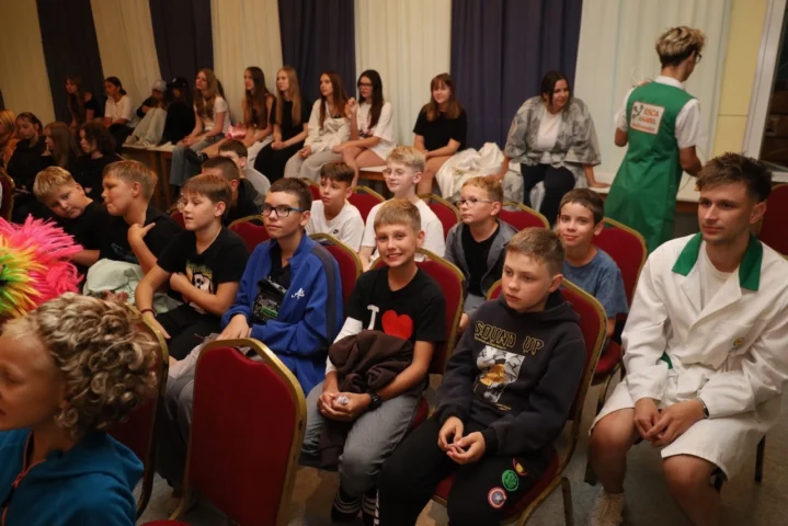 deti v letnom tábore Fantázia – 6. fantastický turnus 2026, 2. deň, Klobúkovácia – fotka 22 z 119