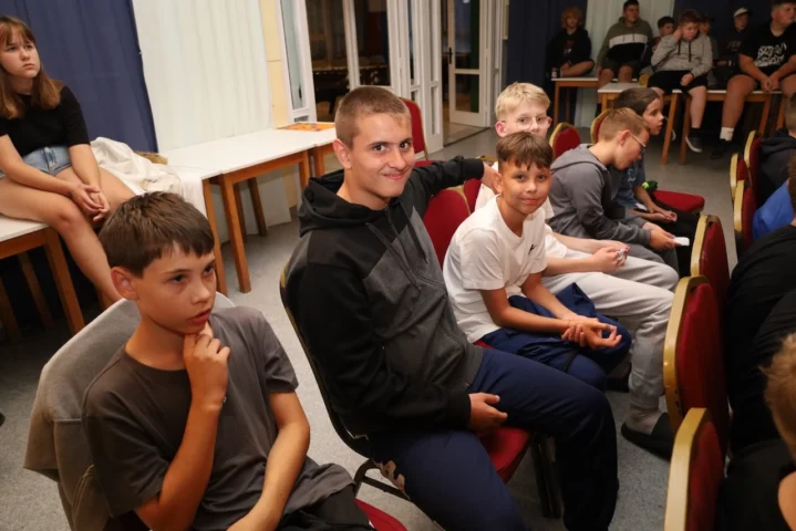 deti v letnom tábore Fantázia – 6. fantastický turnus 2026, 2. deň, Klobúkovácia – fotka 30 z 119