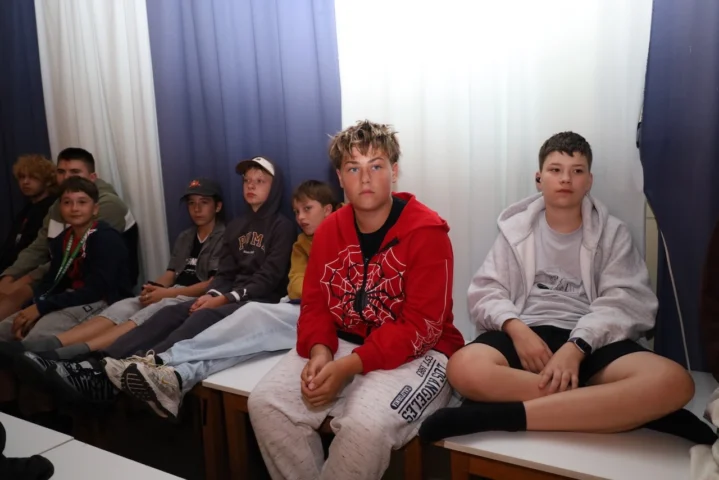 deti v letnom tábore Fantázia – 6. fantastický turnus 2026, 2. deň, Klobúkovácia – fotka 9 z 119