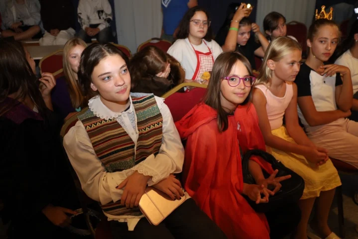 deti v letnom tábore Fantázia – 6. fantastický turnus 2026, 2. deň, Klobúkovácia – fotka 5 z 119