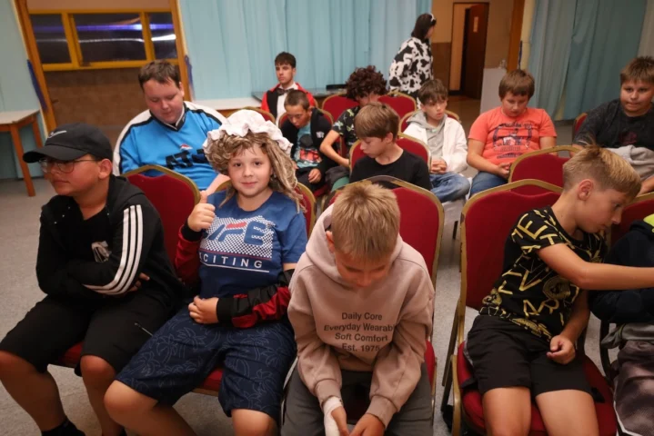 deti v letnom tábore Fantázia – 6. fantastický turnus 2026, 2. deň, Klobúkovácia – fotka 17 z 119
