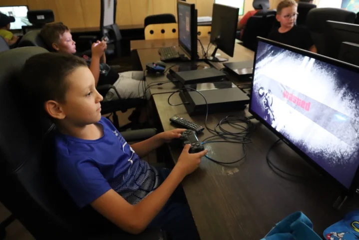 deti v letnom tábore Fantázia – 6. fantastický turnus 2026, 2. deň, Fantastické kluby popoludní – fotka 64 z 89
