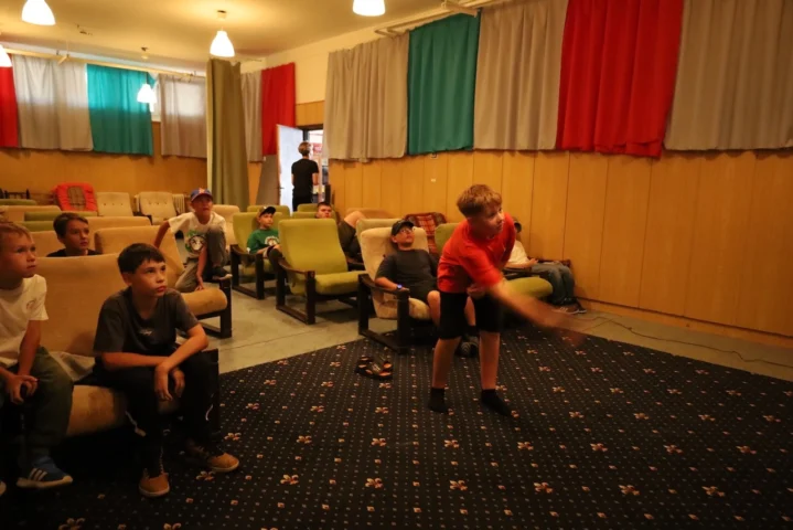 deti v letnom tábore Fantázia – 6. fantastický turnus 2026, 2. deň, Fantastické kluby dopoludnia – fotka 96 z 141
