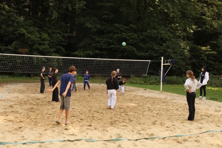 deti v letnom tábore Fantázia – 6. fantastický turnus 2026, 2. deň, Fantastické kluby dopoludnia – fotka 76 z 141