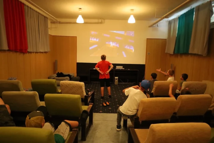 deti v letnom tábore Fantázia – 6. fantastický turnus 2026, 2. deň, Fantastické kluby dopoludnia – fotka 95 z 141