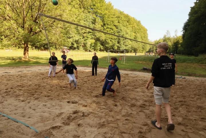 deti v letnom tábore Fantázia – 6. fantastický turnus 2026, 2. deň, Fantastické kluby dopoludnia – fotka 78 z 141