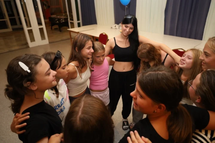 deti v letnom tábore Fantázia – 6. fantastický turnus 2026, 7. deň, Rozlúčka – fotka 98 z 133