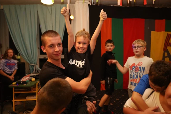 deti v letnom tábore Fantázia – 6. fantastický turnus 2026, 7. deň, Rozlúčka – fotka 122 z 133