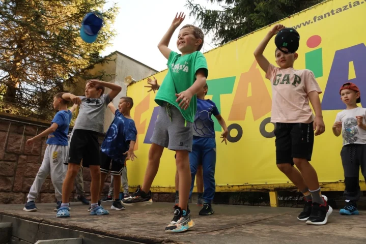 deti v letnom tábore Fantázia – 6. fantastický turnus 2026, 5. deň, Príprava na festival – fotka 4 z 65